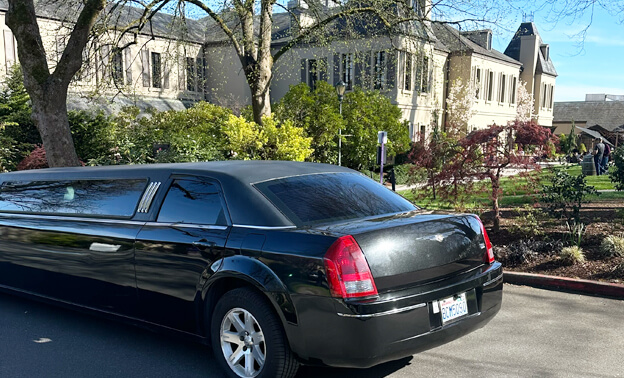 Starline's Woodinville wine tour limo service