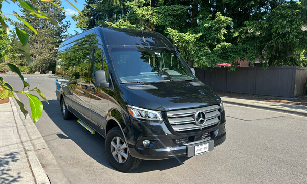 Your Quick-Start Guide to Hiring a Limo for Your Seattle Prom