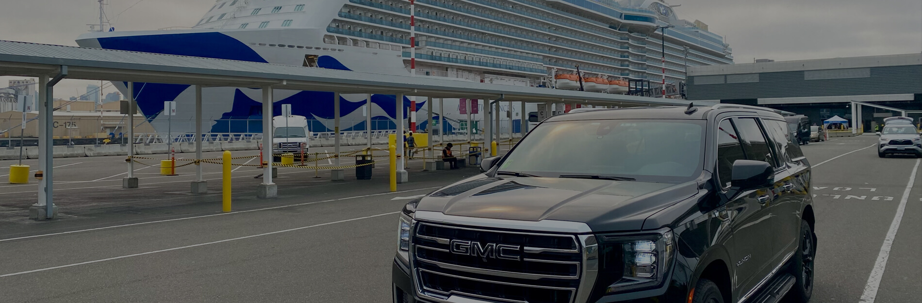 Starline SUV at a Seattle cruise terminal for same-day SeaTac to cruise port transportation